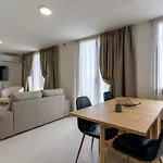 White Pearl 公寓 Paralía