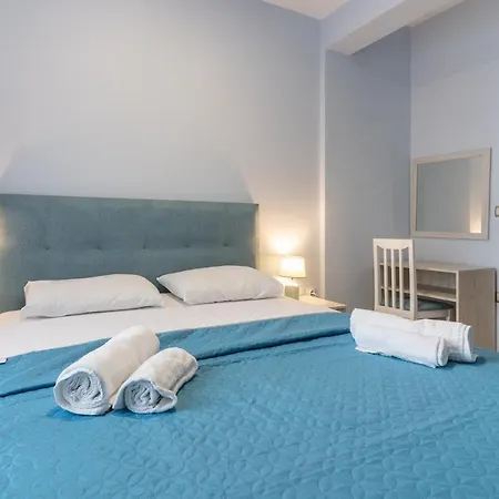 White Pearl Apartment *